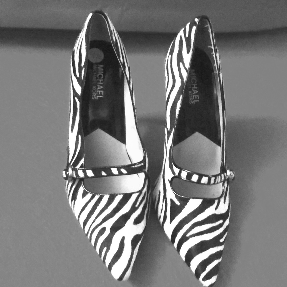 Michael Kors Classic Animal Print size 9.5
